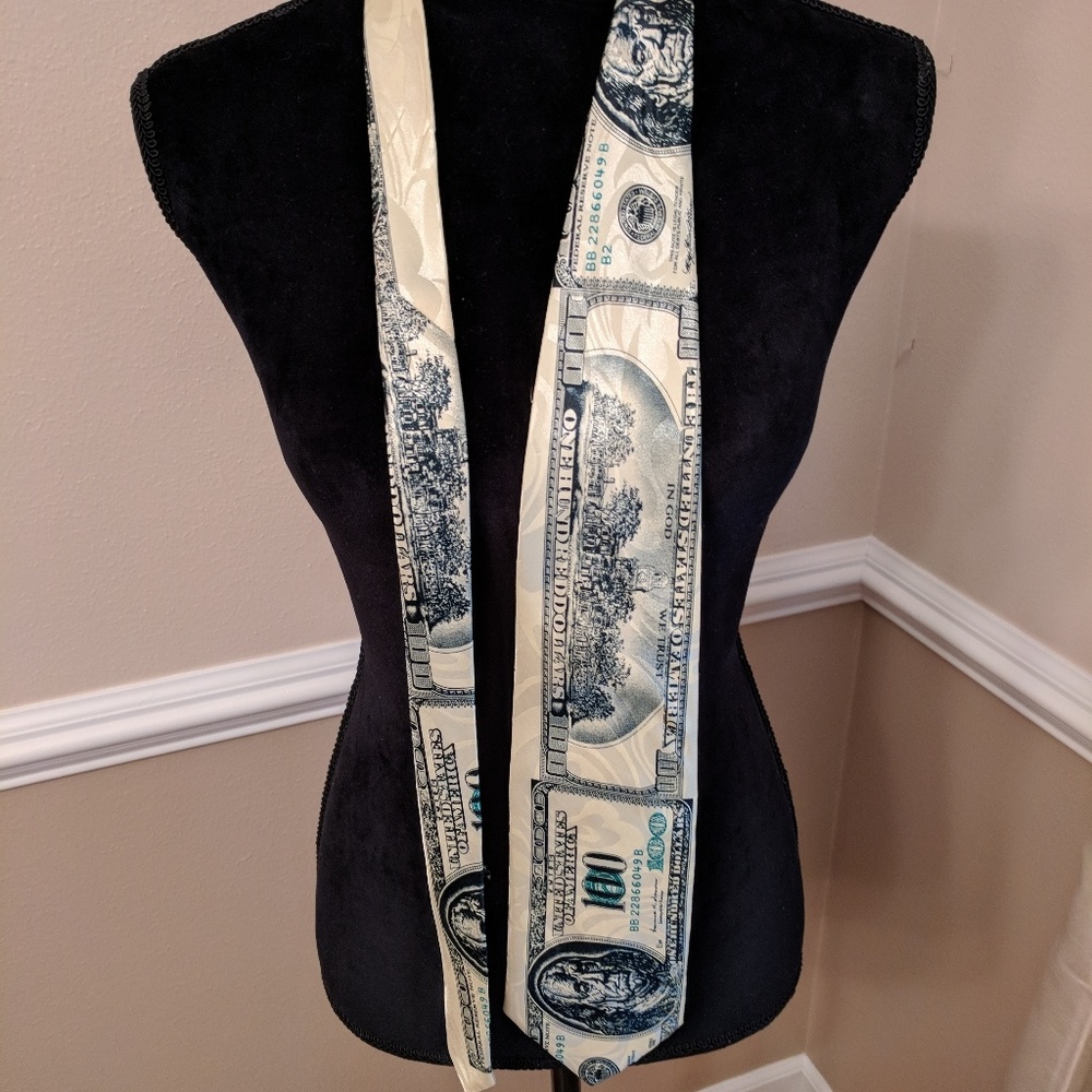 Men's Money Tie - Picture 2 of 3